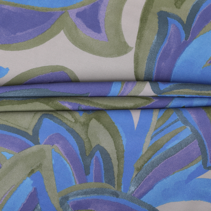 مجموعة من قماش الرايون المائل المطبوع بالأزهار