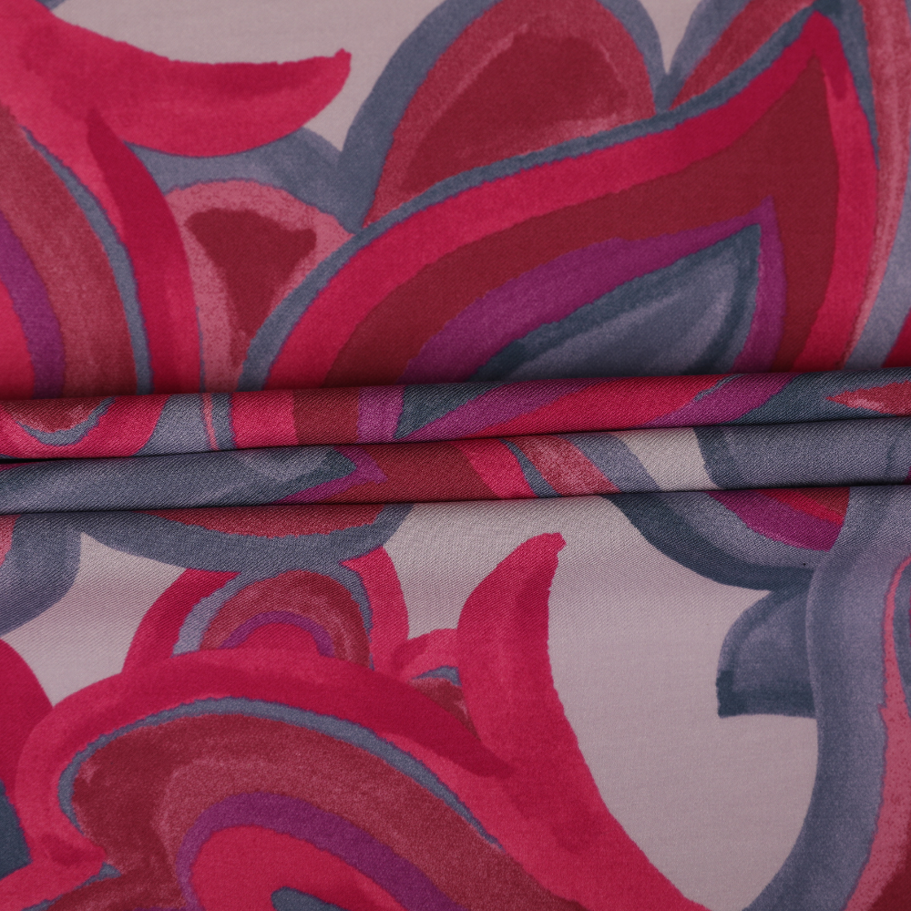 مجموعة من قماش الرايون المائل المطبوع بالأزهار