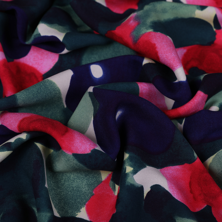 مجموعة من قماش الرايون المائل المطبوع بالأزهار